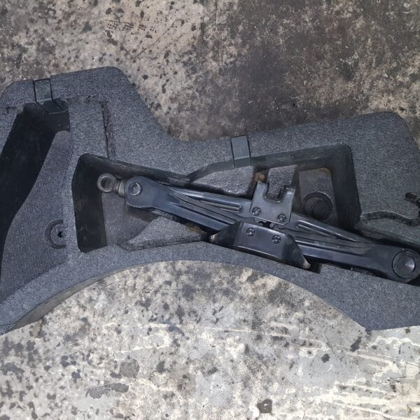 Механический домкрат TOYOTA 0911150051 /Оригинал/