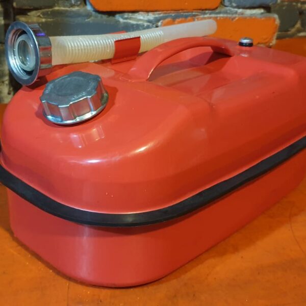 Канистра 10л сталь плоская со сливным устройством AUTOPROFI KAN50010L